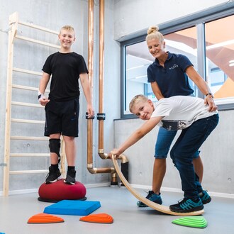 Individual orthoses and orthotic shoes Individual orthoses and orthotic shoes